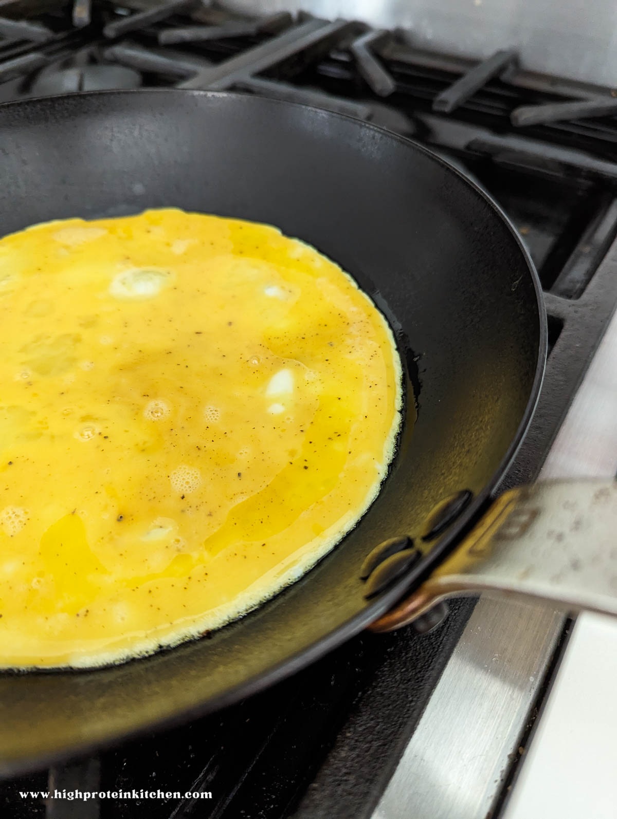 https://highproteinkitchen.com/wp-content/uploads/2023/06/protein-omelette-12.jpg