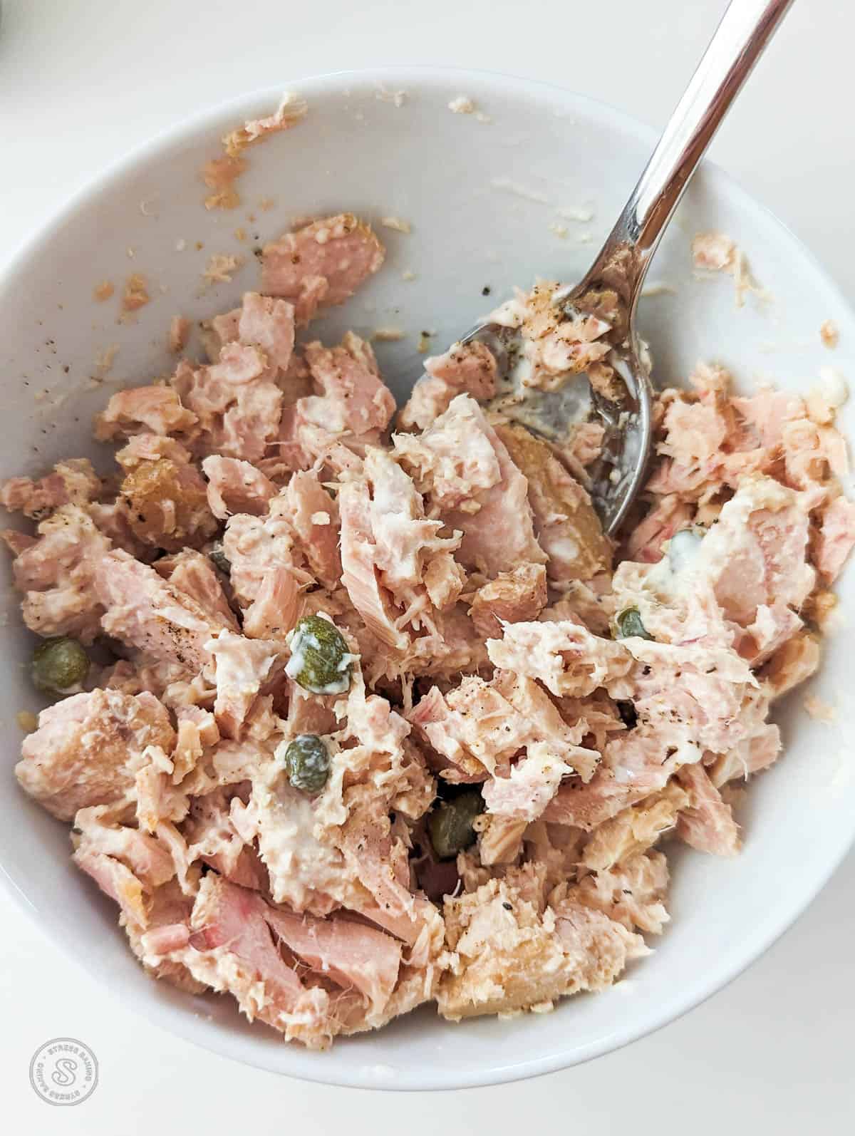 https://www.highproteinkitchen.com/wp-content/uploads/2023/06/tuna-salad-wrap-08.jpg