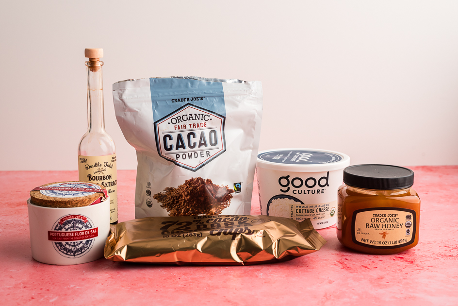 Ingredients to make chocolate cottage cheese mousse.